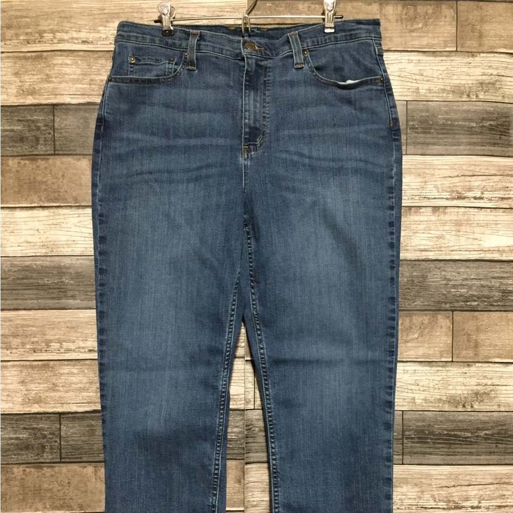 LL Bean Bean Flex Classic Fit Jeans Men’s 36x29 Med Wash Blue (Flaw Read) - Picture 5 of 12